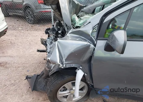 2020 Chevrolet Trax Fwd Ls z USA, uszkodzony, nr VIN 3GNCJKSB0LL316243